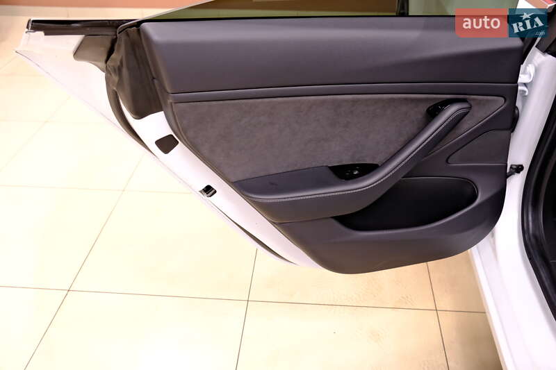 Седан Tesla Model 3 2019 в Одессе