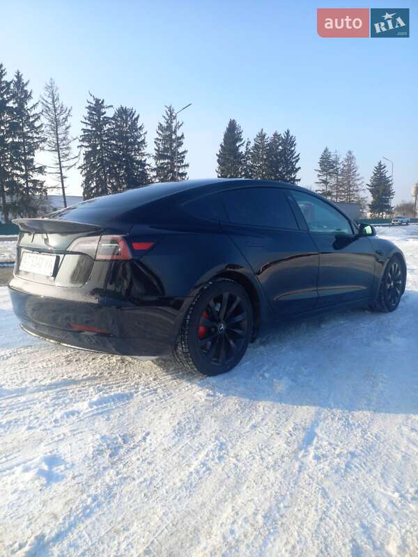 Седан Tesla Model 3 2021 в Коломиї