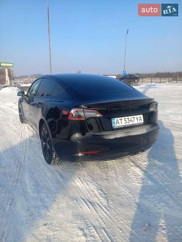 Седан Tesla Model 3 2021 в Коломиї