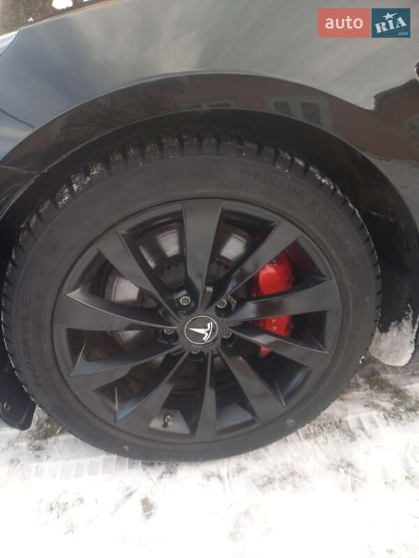 Седан Tesla Model 3 2021 в Коломиї