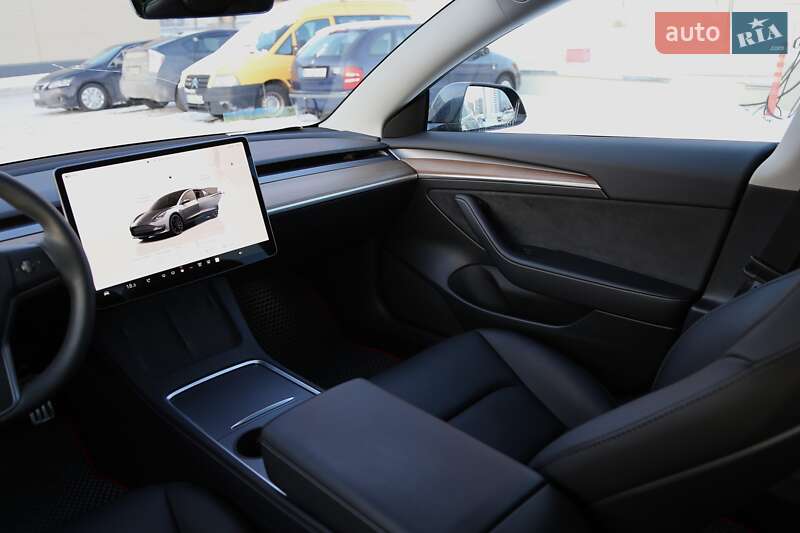 Седан Tesla Model 3 2023 в Киеве фото 16 Седан Tesla Model 3 2023 в Киеве