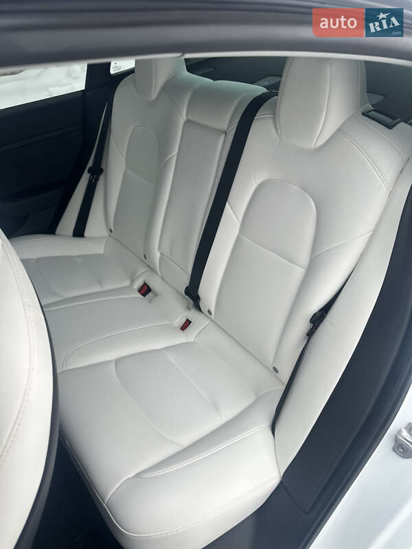 Седан Tesla Model 3 2022 в Ковелі
