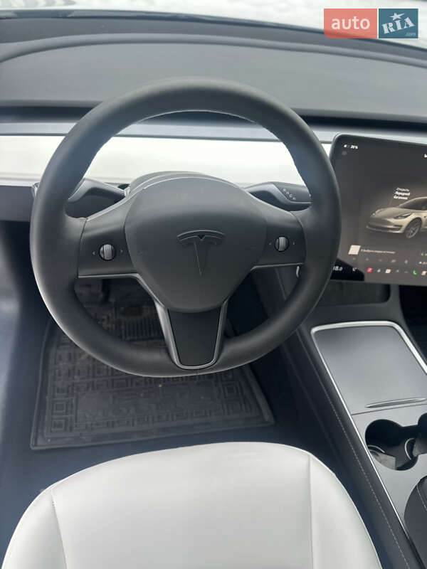 Седан Tesla Model 3 2022 в Ковелі