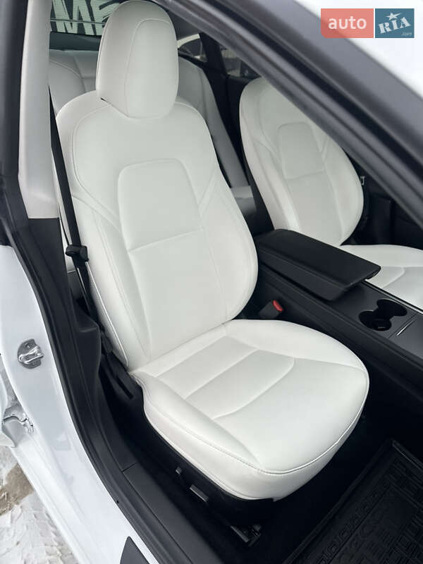 Седан Tesla Model 3 2022 в Ковелі