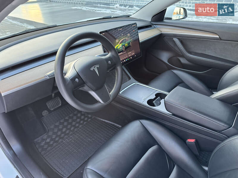 Седан Tesla Model 3 2022 в Кременчуці