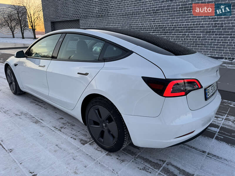 Седан Tesla Model 3 2022 в Кременчуці