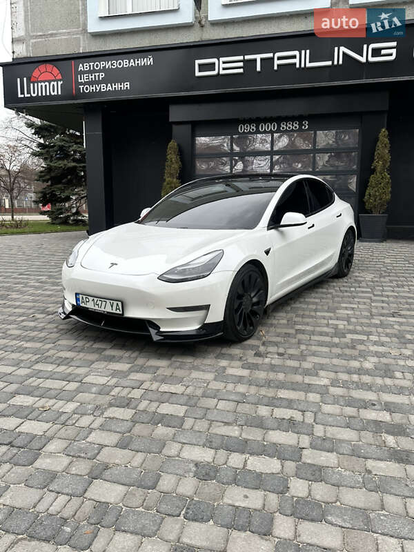 Седан Tesla Model 3 2021 в Запорожье