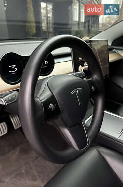 Седан Tesla Model 3 2021 в Запоріжжі