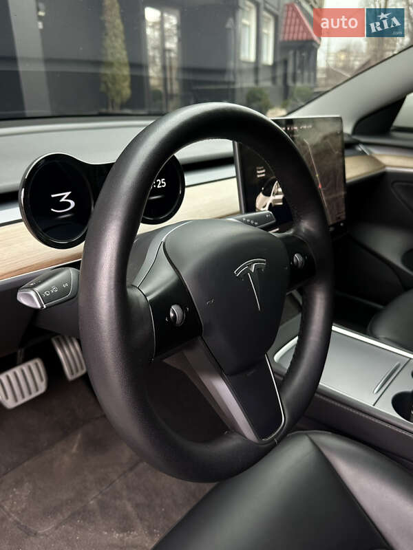 Седан Tesla Model 3 2021 в Запоріжжі