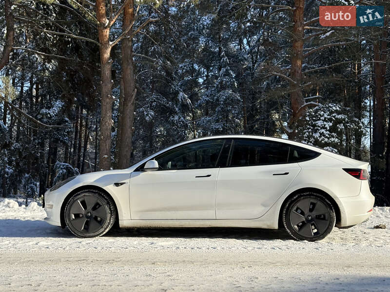 Седан Tesla Model 3 2022 в Києві