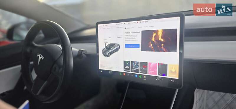 Седан Tesla Model 3 2019 в Глевасі