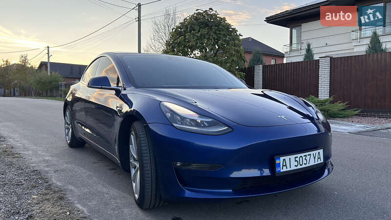 Седан Tesla Model 3 2019 в Києві