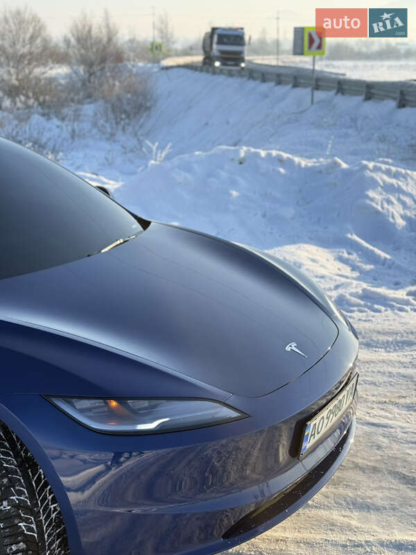 Седан Tesla Model 3 2025 в Хусті