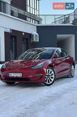 Седан Tesla Model 3 2018 в Львові
