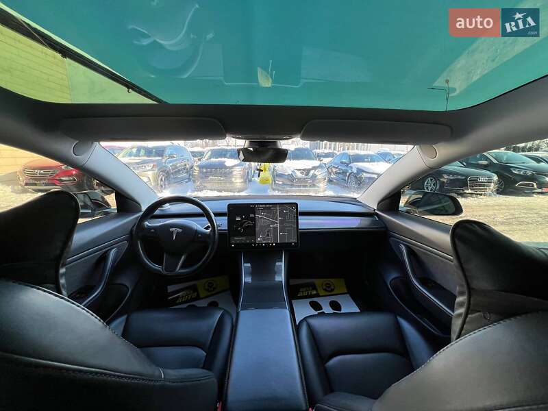 Седан Tesla Model 3 2019 в Ивано-Франковске