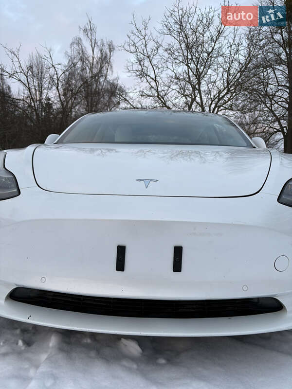 Седан Tesla Model 3 2019 в Киеве