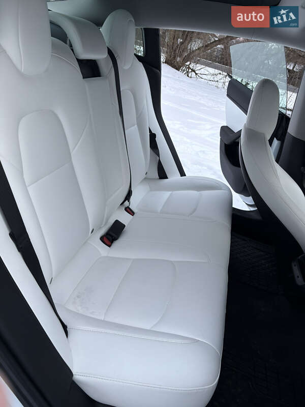 Седан Tesla Model 3 2019 в Киеве