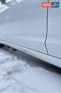 Седан Tesla Model 3 2019 в Киеве