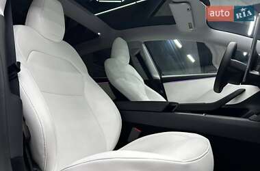 Седан Tesla Model 3 2024 в Черновцах