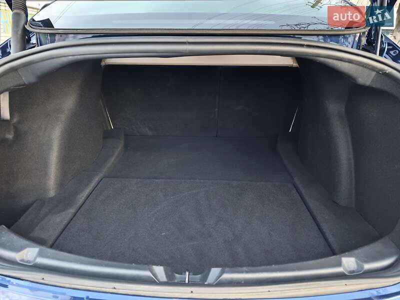 Седан Tesla Model 3 2023 в Львове