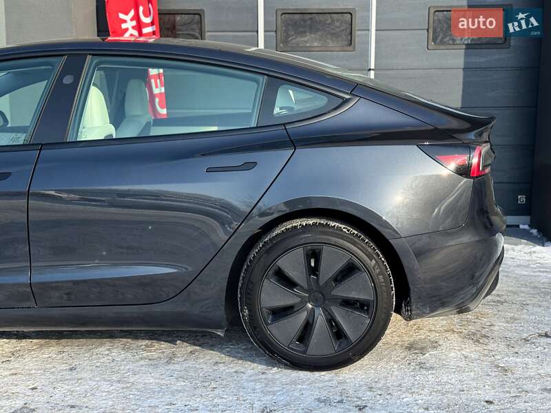 Седан Tesla Model 3 2024 в Киеве