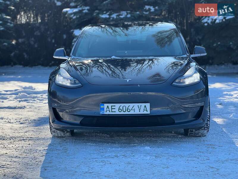 Седан Tesla Model 3 2019 в Дніпрі