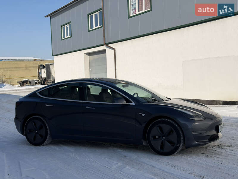 Седан Tesla Model 3 2019 в Вінниці