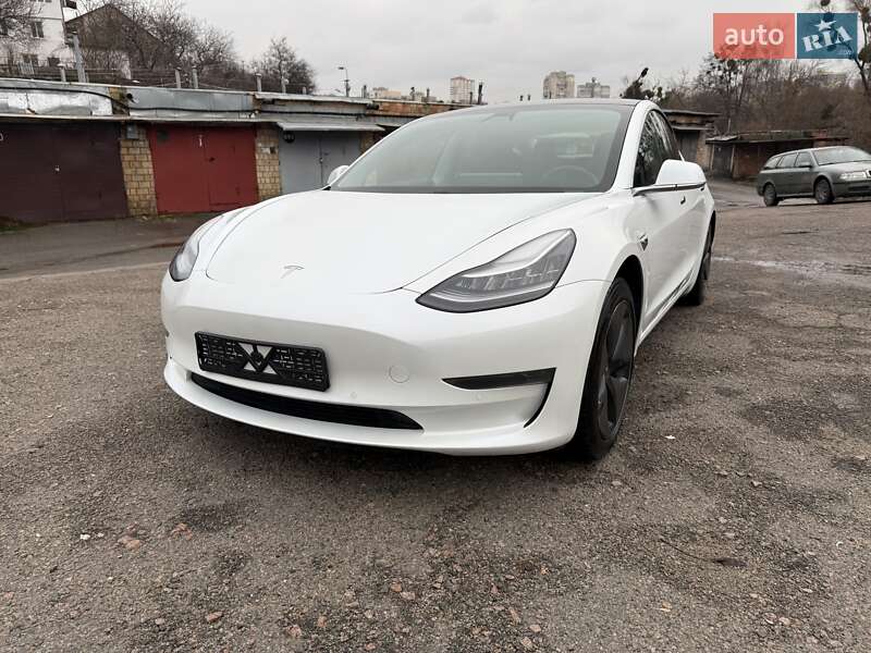 Седан Tesla Model 3 2018 в Киеве