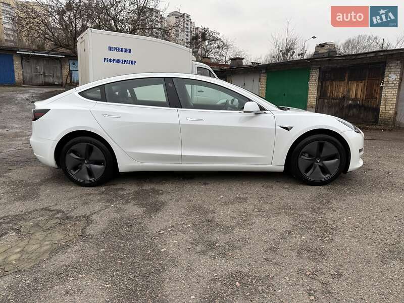 Седан Tesla Model 3 2018 в Киеве