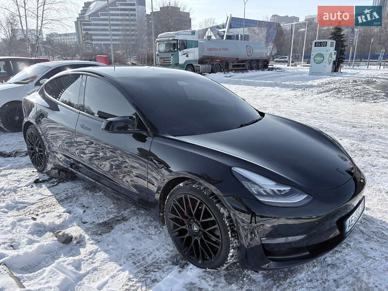 Седан Tesla Model 3 2019 в Дніпрі