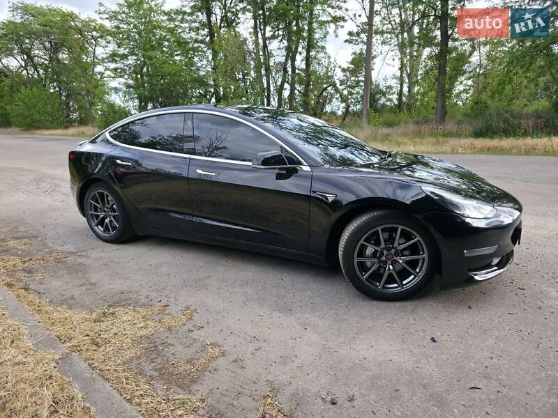 Седан Tesla Model 3 2019 в Запорожье