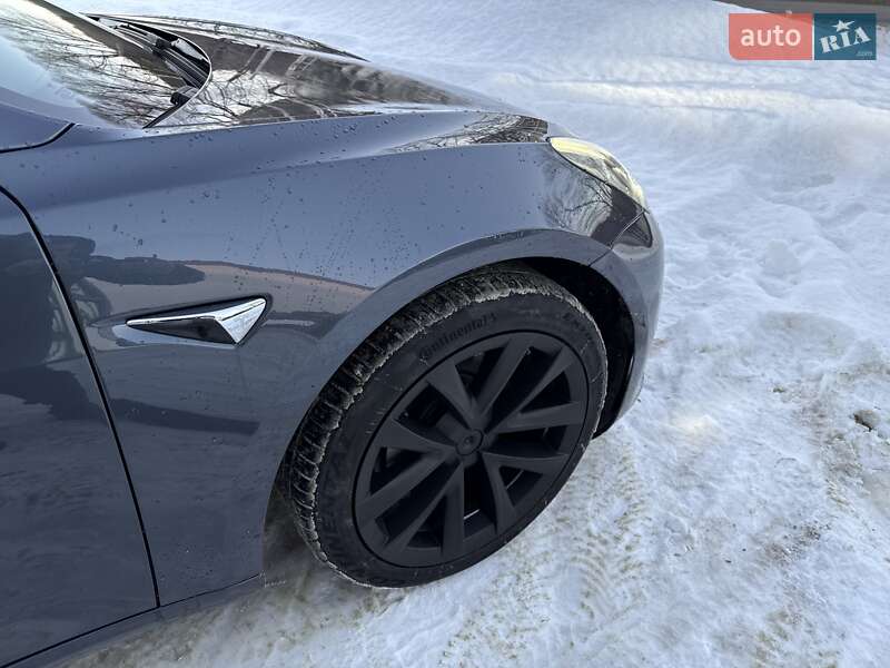 Седан Tesla Model 3 2019 в Львове
