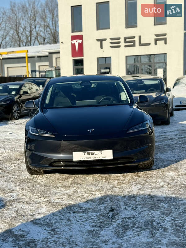 Седан Tesla Model 3 2024 в Вінниці