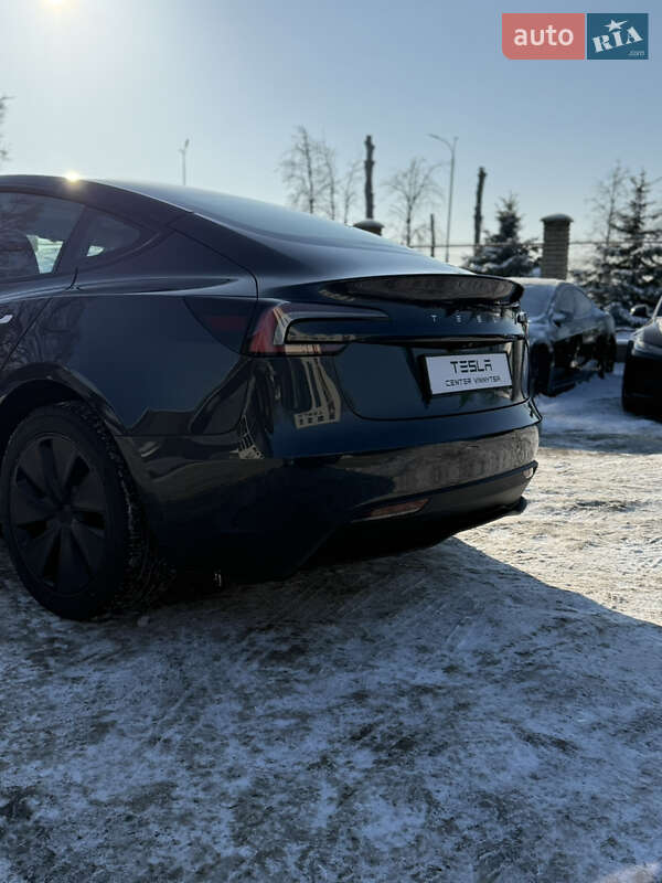 Седан Tesla Model 3 2024 в Вінниці