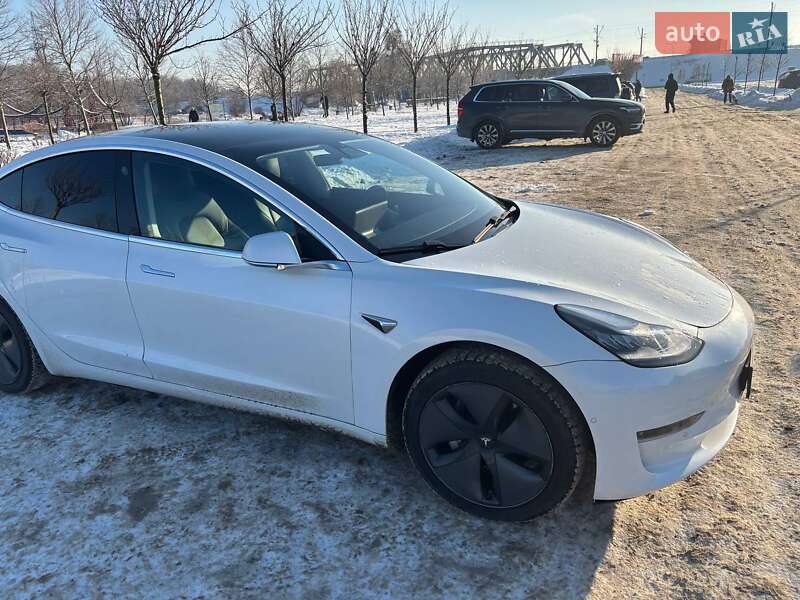 Седан Tesla Model 3 2019 в Ирпене