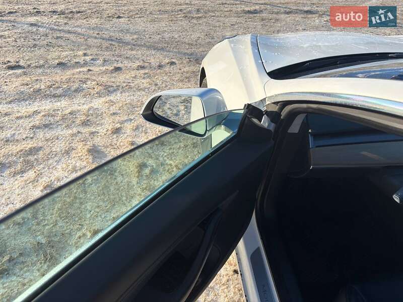 Седан Tesla Model 3 2019 в Ирпене