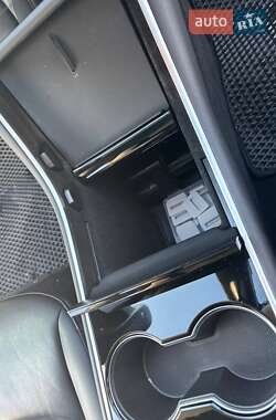 Седан Tesla Model 3 2019 в Ирпене