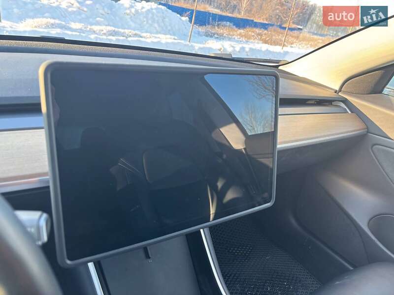 Седан Tesla Model 3 2019 в Ирпене