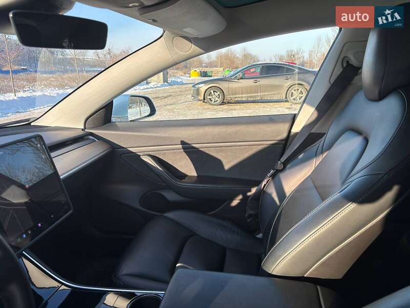 Седан Tesla Model 3 2019 в Ирпене