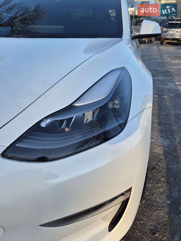 Седан Tesla Model 3 2022 в Вінниці
