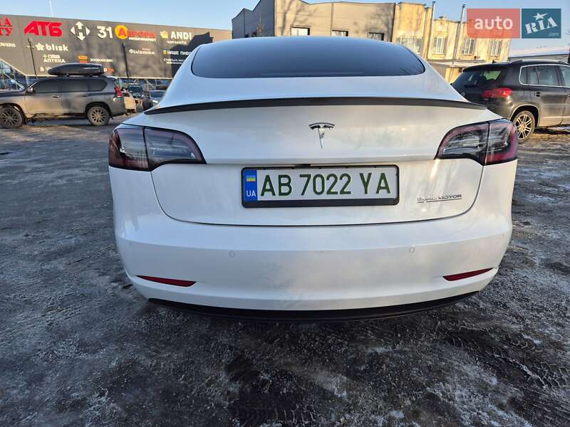 Седан Tesla Model 3 2022 в Вінниці