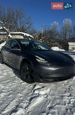Седан Tesla Model 3 2020 в Тернополі