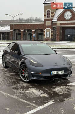 Седан Tesla Model 3 2022 в Киеве