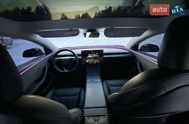Седан Tesla Model 3 2024 в Новояворовске