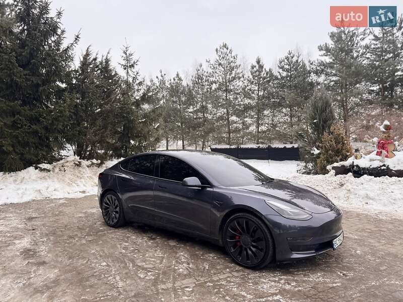 Седан Tesla Model 3 2022 в Львове
