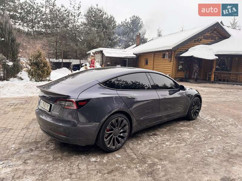 Седан Tesla Model 3 2022 в Львове