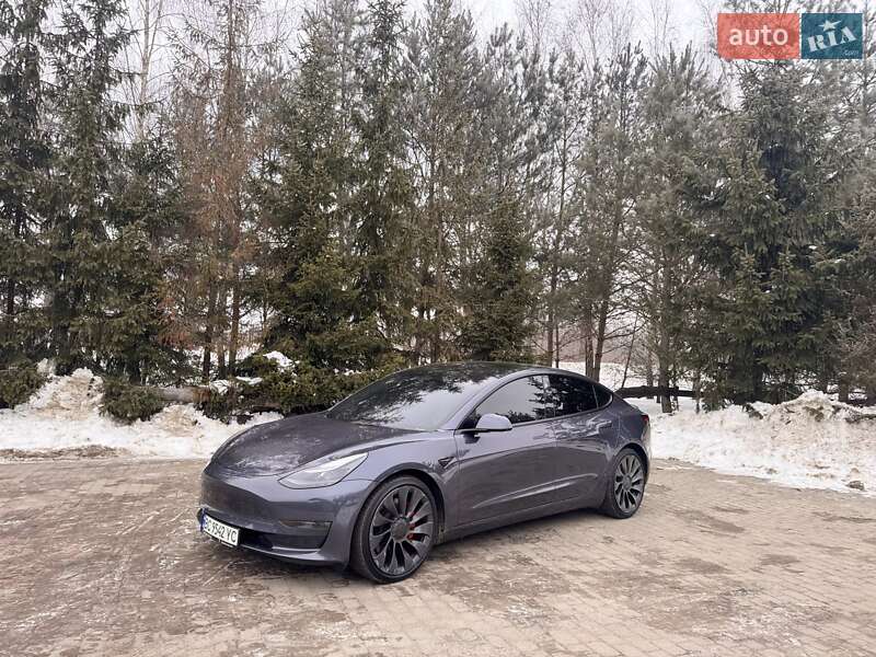 Седан Tesla Model 3 2022 в Львове