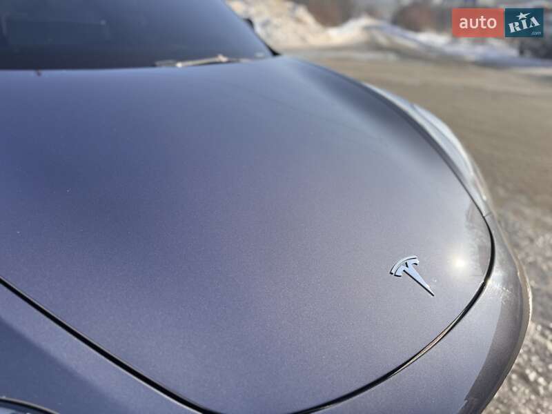 Седан Tesla Model 3 2022 в Львове