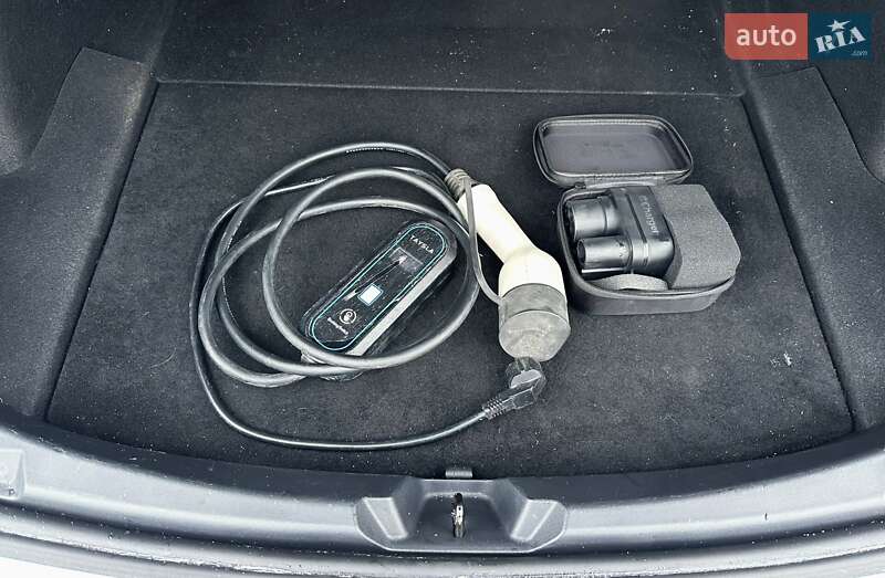 Седан Tesla Model 3 2021 в Киеве фото 44 Седан Tesla Model 3 2021 в Киеве