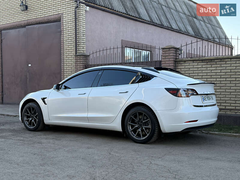 Седан Tesla Model 3 2019 в Кривом Роге